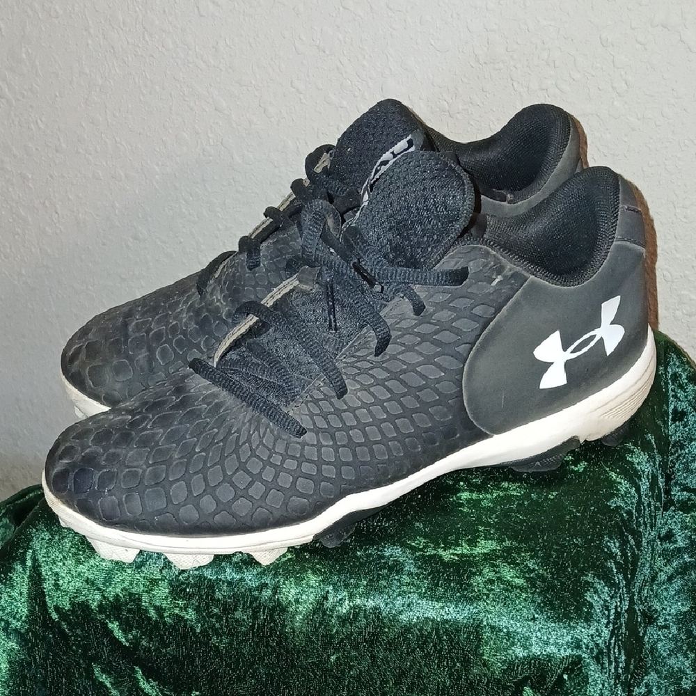 Under Armour Black Textured Sneakers